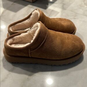 UGG Classic Slipper - Women's
